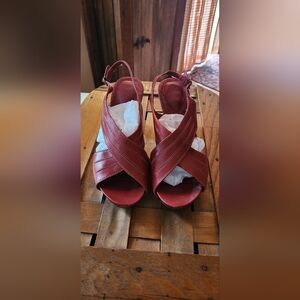 Clark's Red Heeled Leather Sandals ~ Like New Size 7